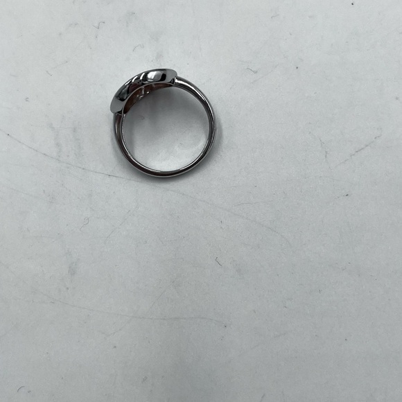 Sterling Silver With A Daisy Flower Ring
925 Sz 7.5 slightly adjustable - Picture 3 of 11